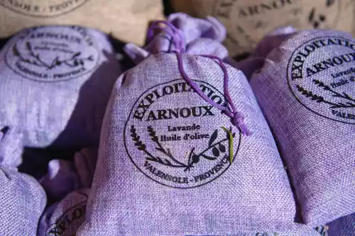 Sachet de fleur de lavande à Valensole (04)